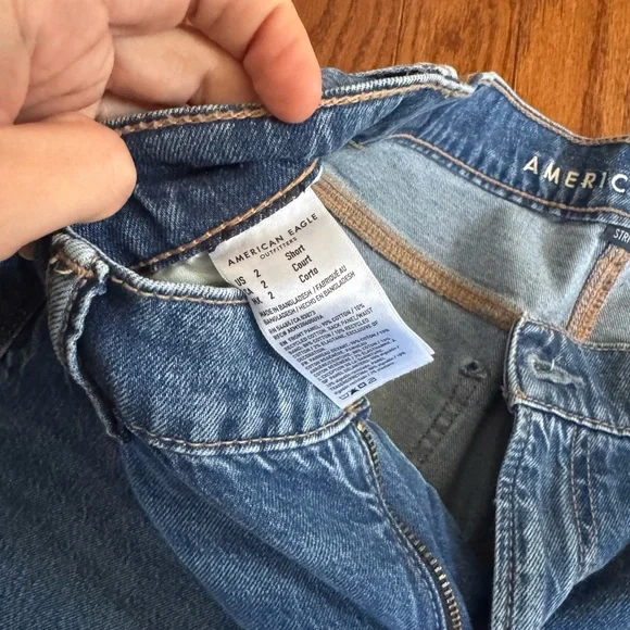 AE Strigid Low-Rise Ultra Wide-Leg Jean 2 Short NWOT - Picture 6 of 7